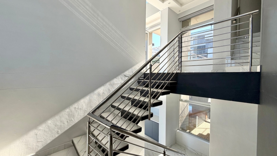 5 Bedroom Property for Sale in Dennegeur Western Cape